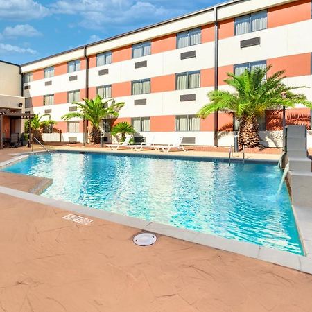 Ramada By Wyndham Houston Intercontinental Airport South Hotel Buitenkant foto