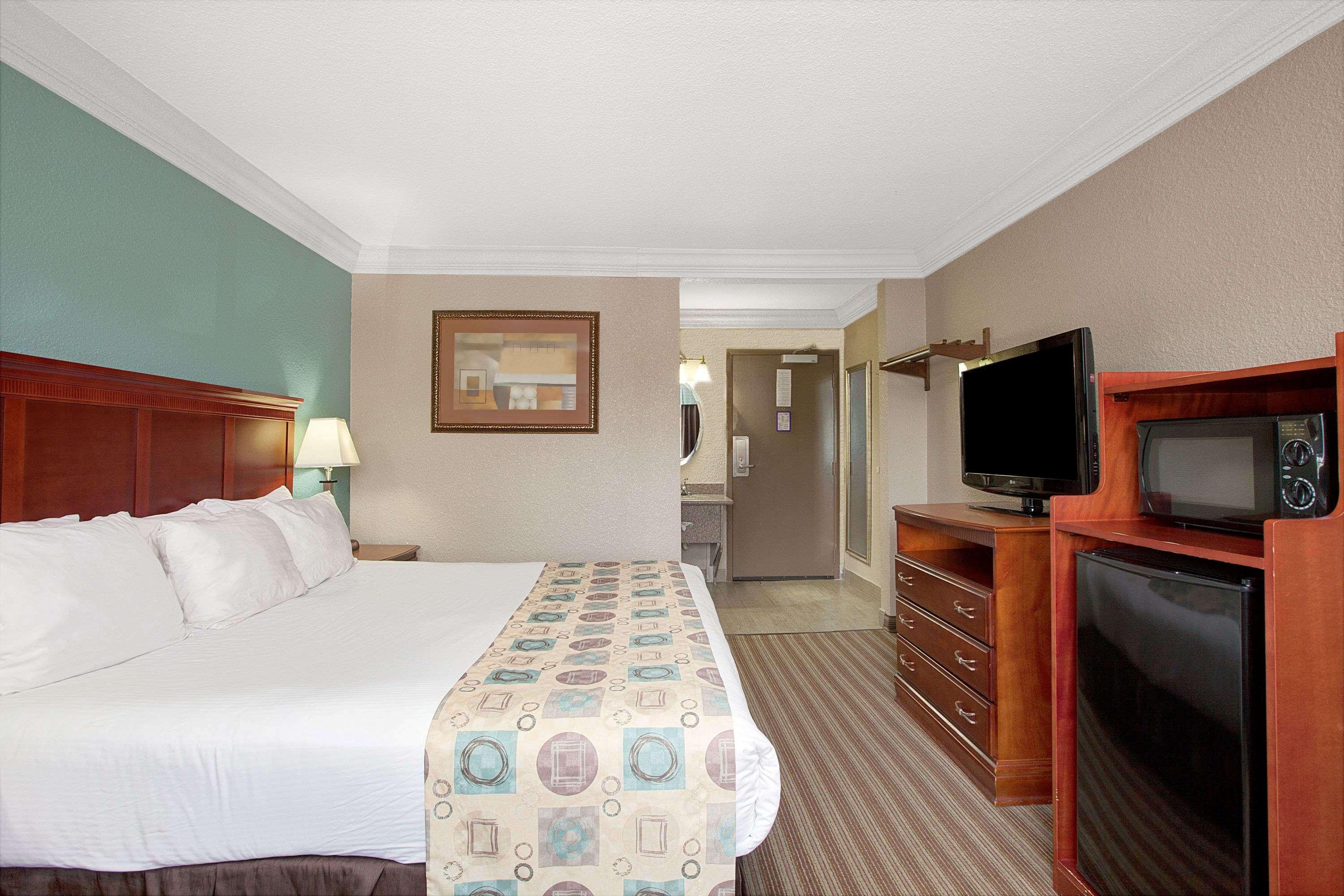 Ramada By Wyndham Houston Intercontinental Airport South Hotel Buitenkant foto