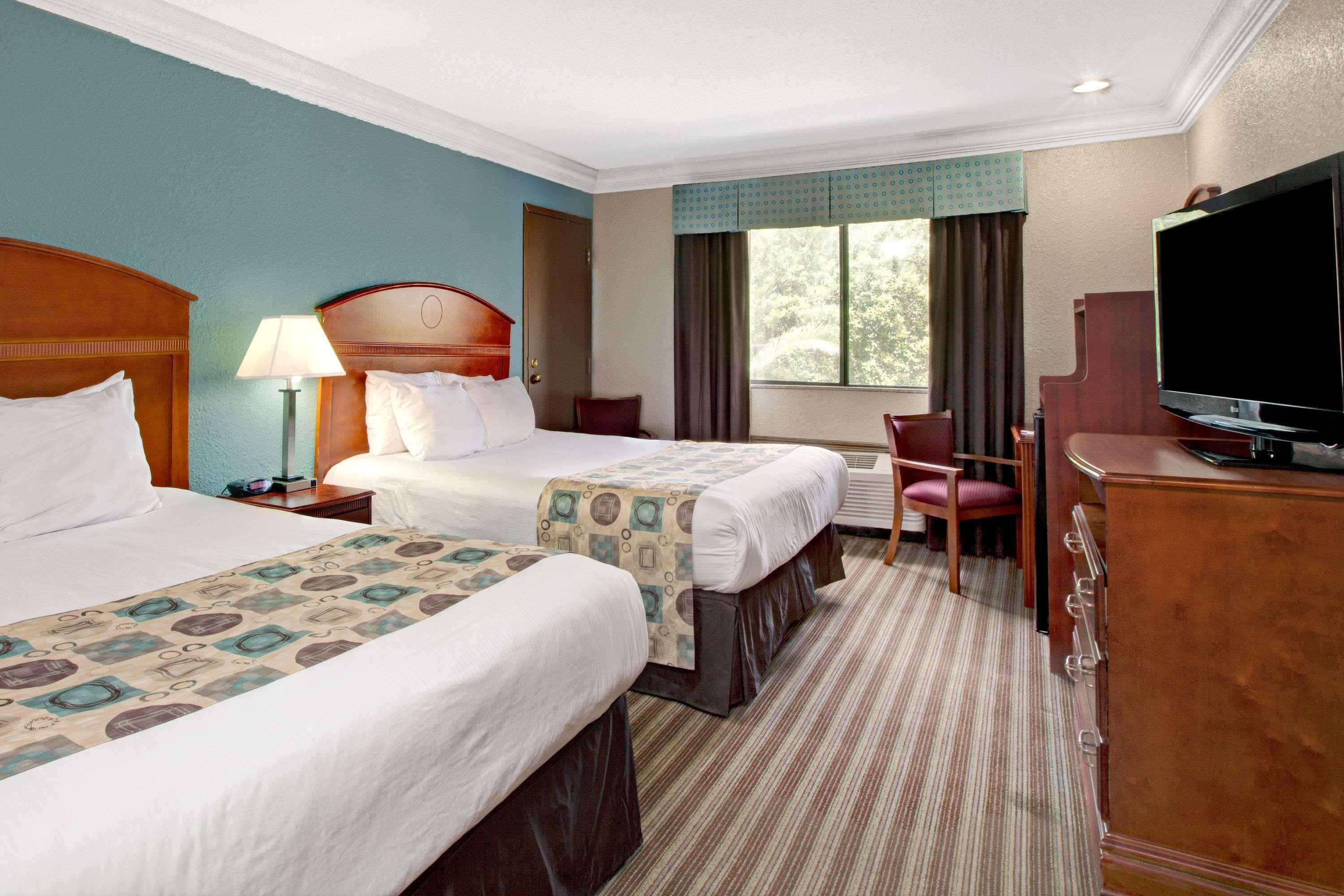Ramada By Wyndham Houston Intercontinental Airport South Hotel Buitenkant foto